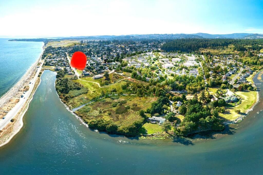 Апартаменты Esquimalt Lagoon Life Виктория Экстерьер фото